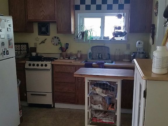 2nd image of 53 North St #2