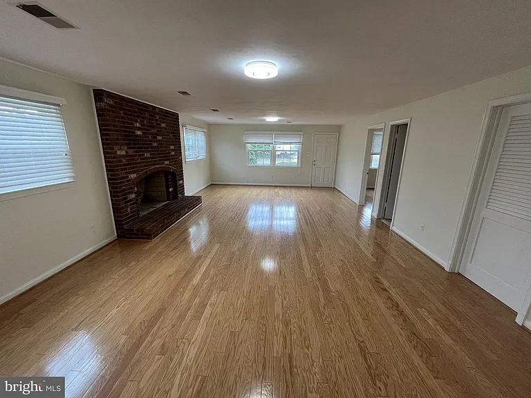 6301 Evermay Dr — Photo 15