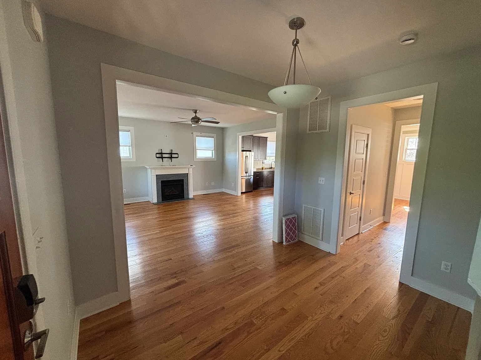 3 bed, 2.5 bath, 1801 sqft, $3,000 — Photo 4