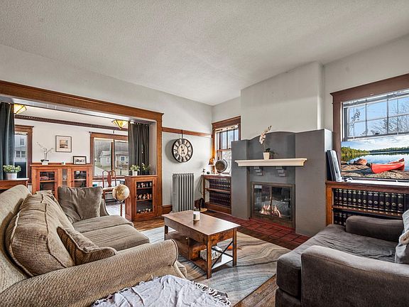 2nd image of 560 E 7th St