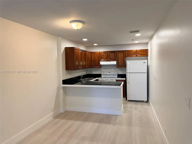 10835 NW 45th St #10835 — Photo 8
