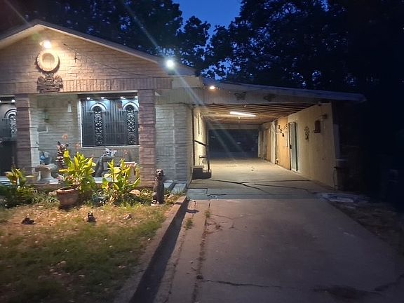 3rd image of 9522 Paramount Ave