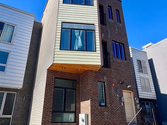 2nd image of 932 N Marshall St APT 2