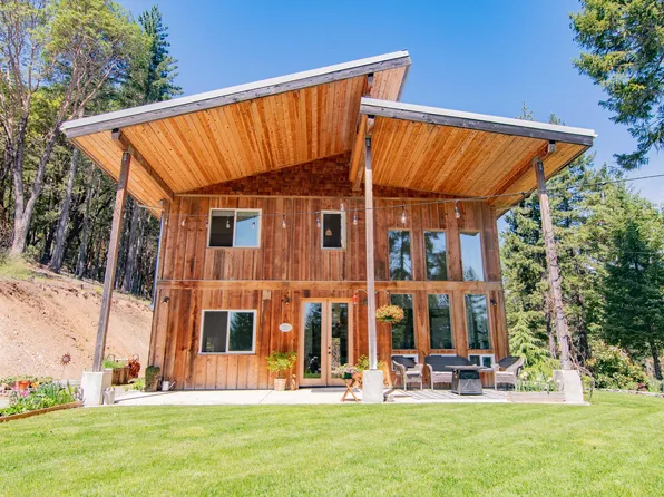1560 Draper Valley Rd, Selma, OR 97538