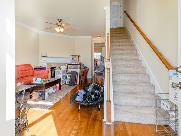 3rd image of 1039 McKenna Dr