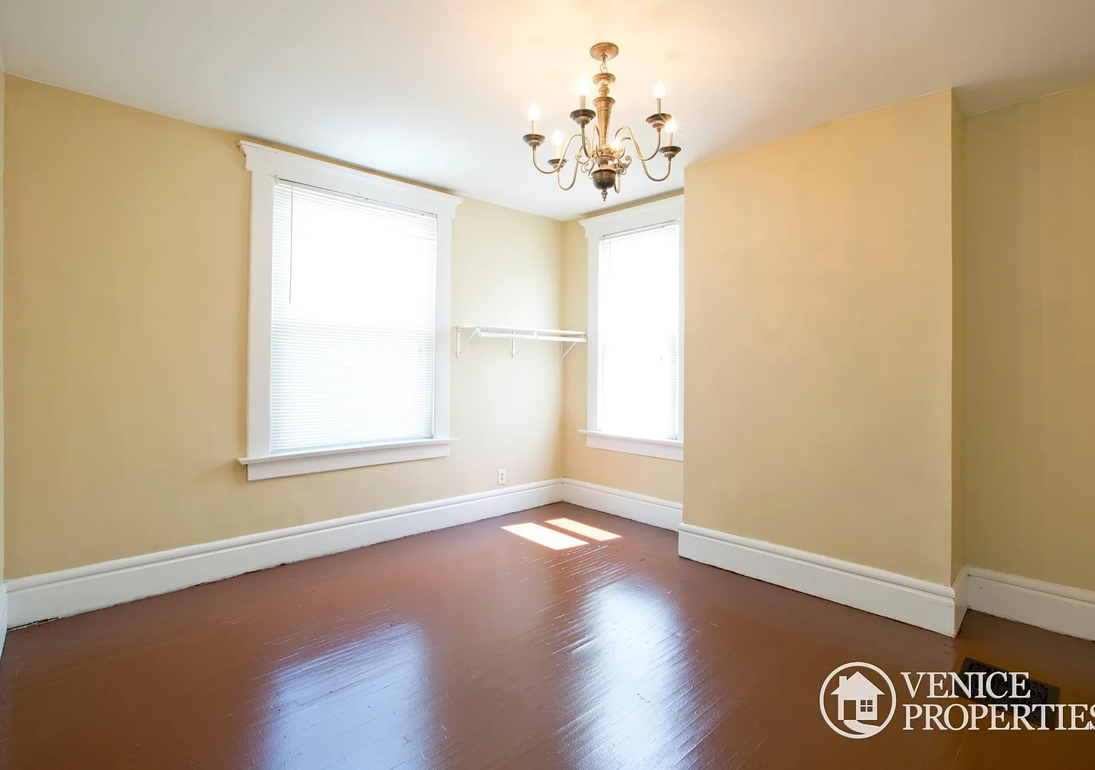 6 Bedroom on OSU Campus — Photo 3