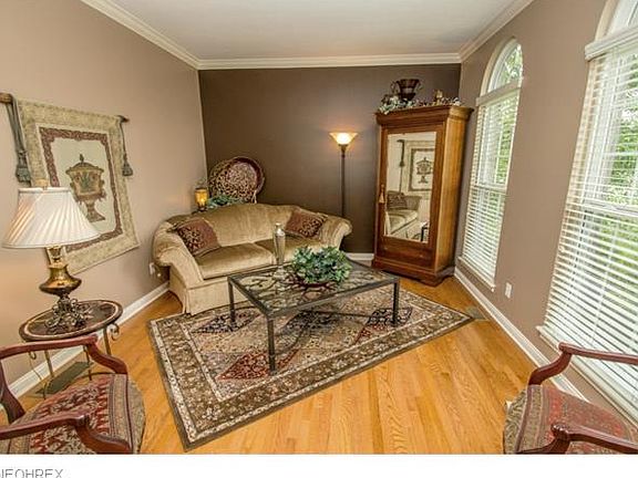 3rd image of 2974 Parnham Dr