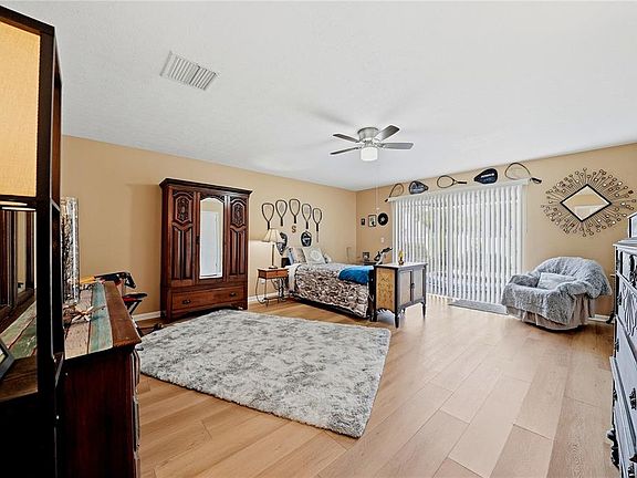 3rd image of 15512 WOODFAIR PLACE