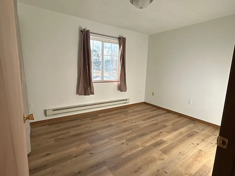 Hillcrest Apts — Photo 4