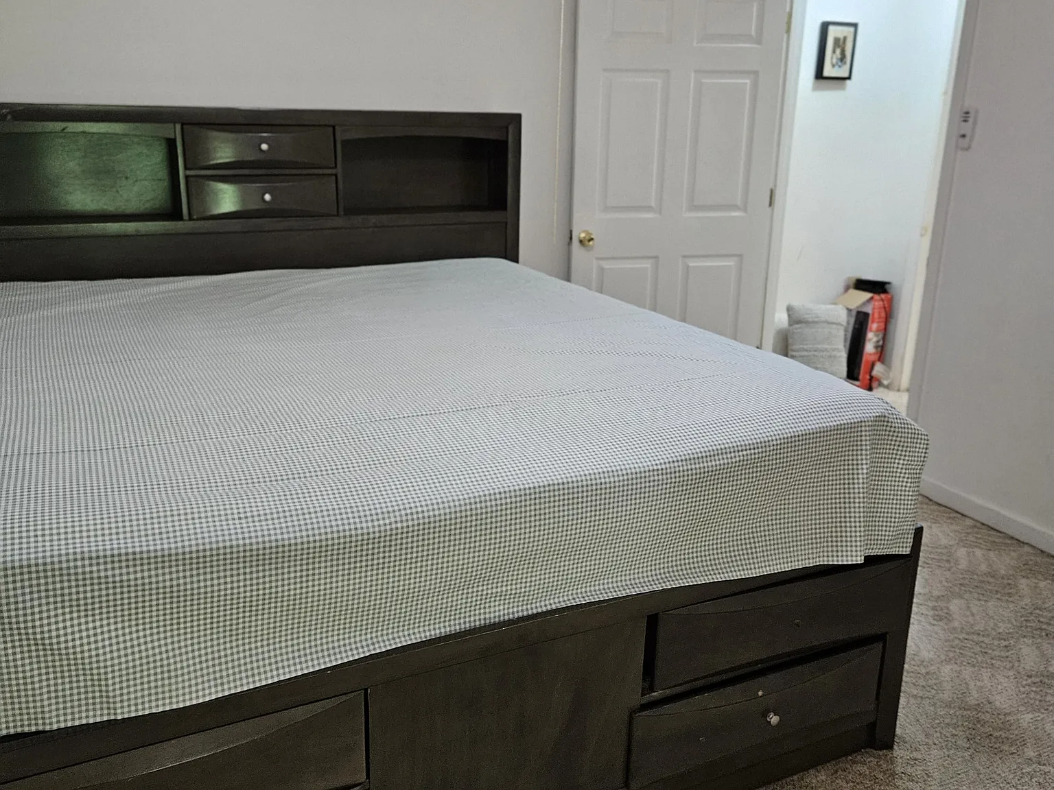 2 bed, 800 sqft, $2,000 — Photo 3