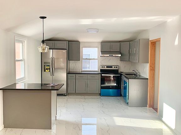 2nd image of 1652 Stewart Ave Floor 2
