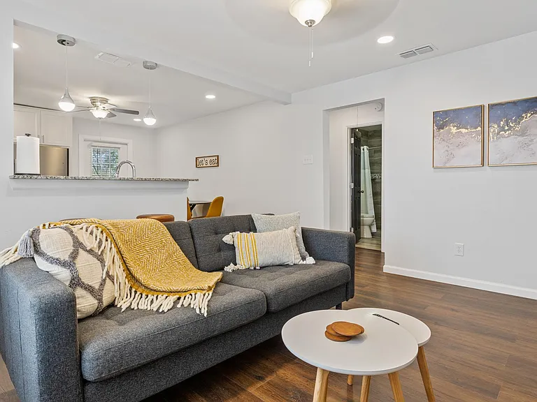 1230 S Montclair Ave — Photo 18