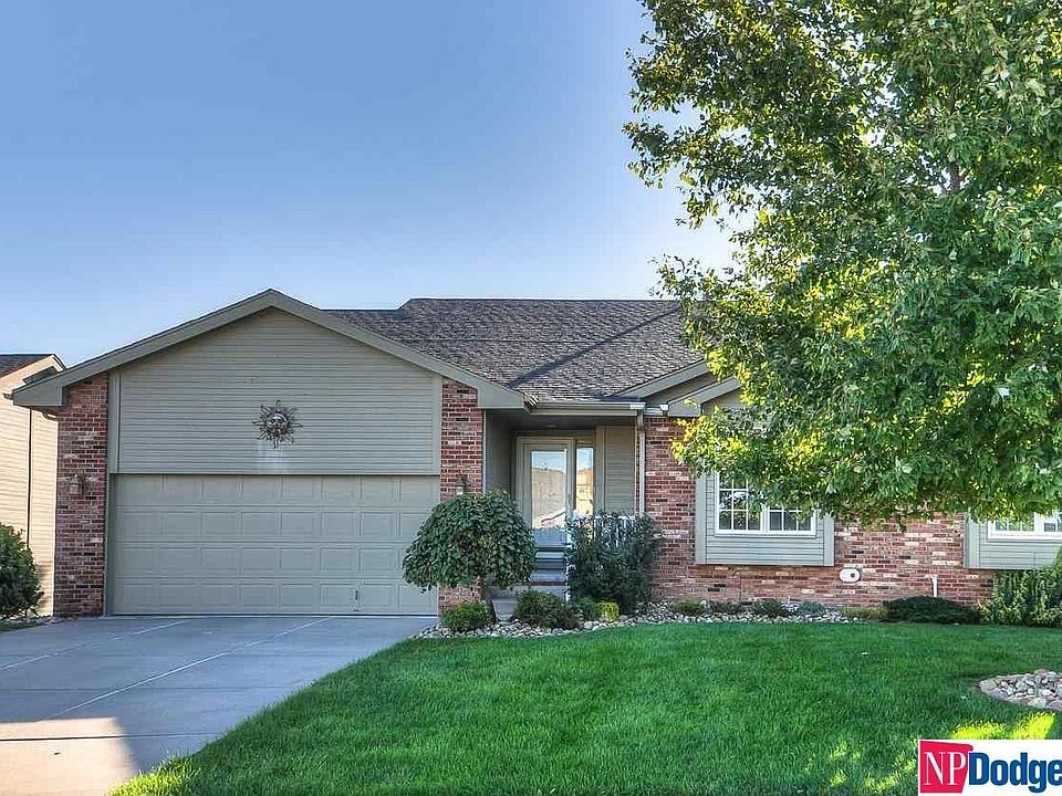 1st image of 5703 N 167th Ct