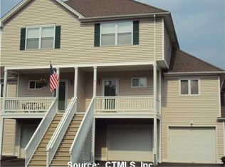 3 Trout Brook Cir, Newtown, CT 06470