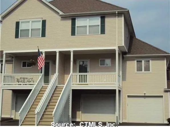 3 Trout Brook Cir, Newtown, CT 06470