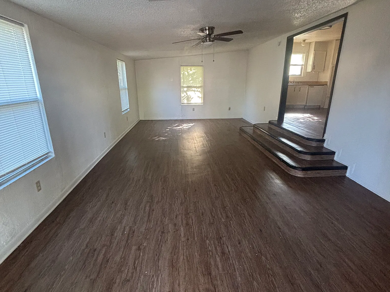 1509 Elyse Dr — Photo 3
