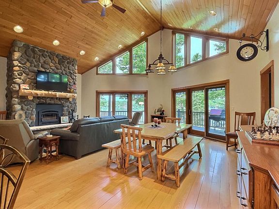 2nd image of 164 Stanley Lake Dr