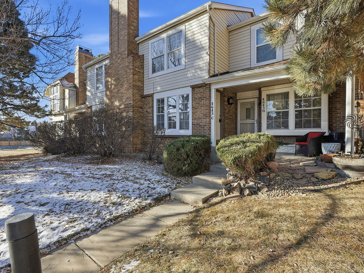 2 bed, 1.5 bath, 992 sqft, $1,900 — Photo 3
