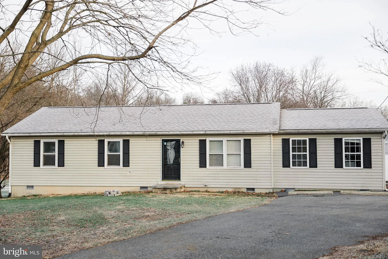 2454 Greenbriar Rd photo 1