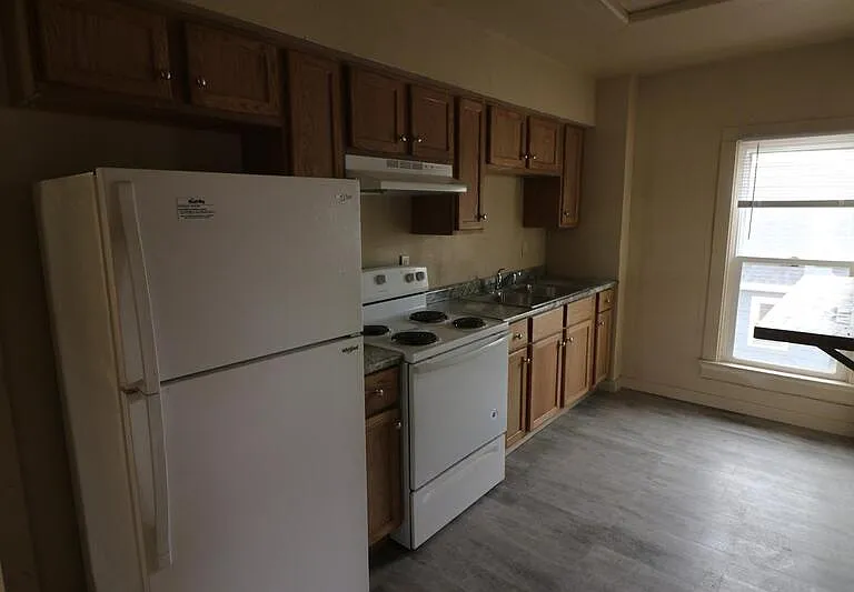 423 Draper St #1/2 — Photo 9