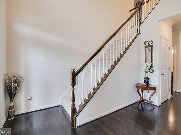 2nd image of 38 Orchid Ln
