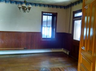 327 White Oak Ln, Leesport, PA 19533