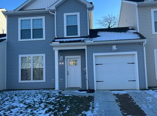 8 Parkview Dr, Carlisle, PA 17013
