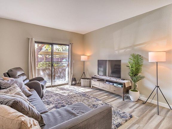 3rd image of 8250 N Grand Canyon Dr Unit 1055