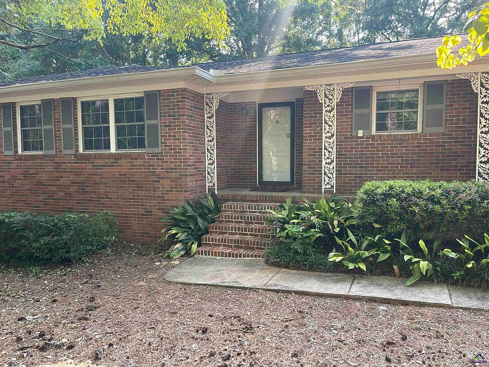 1st image of 866 Warwick Dr