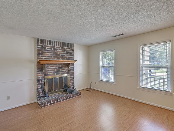 5th image of 2410 Quail Hollow Ct