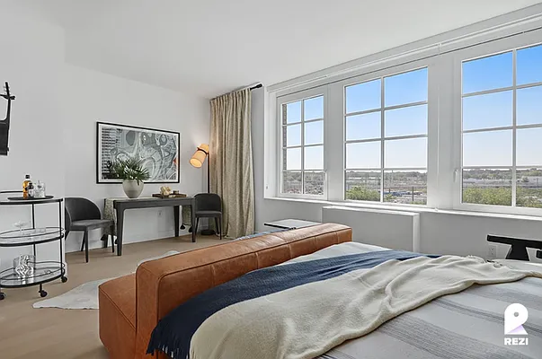 Rented by REZI | media 31