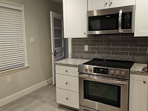 Left side of the kitchen