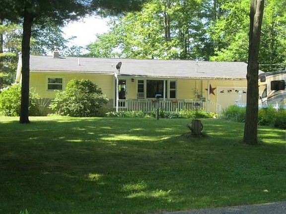 4th image of N Branch Dr