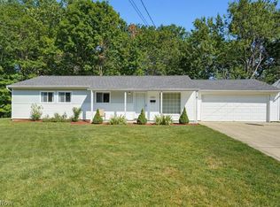 6326 Strathallan Dr, Bedford Heights, OH 44146