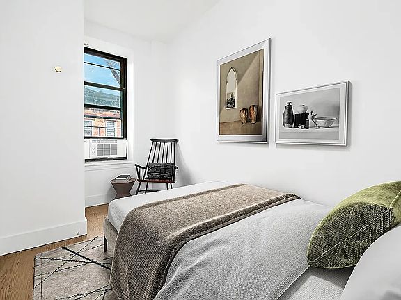 3rd image of 81 Orchard St APT 22