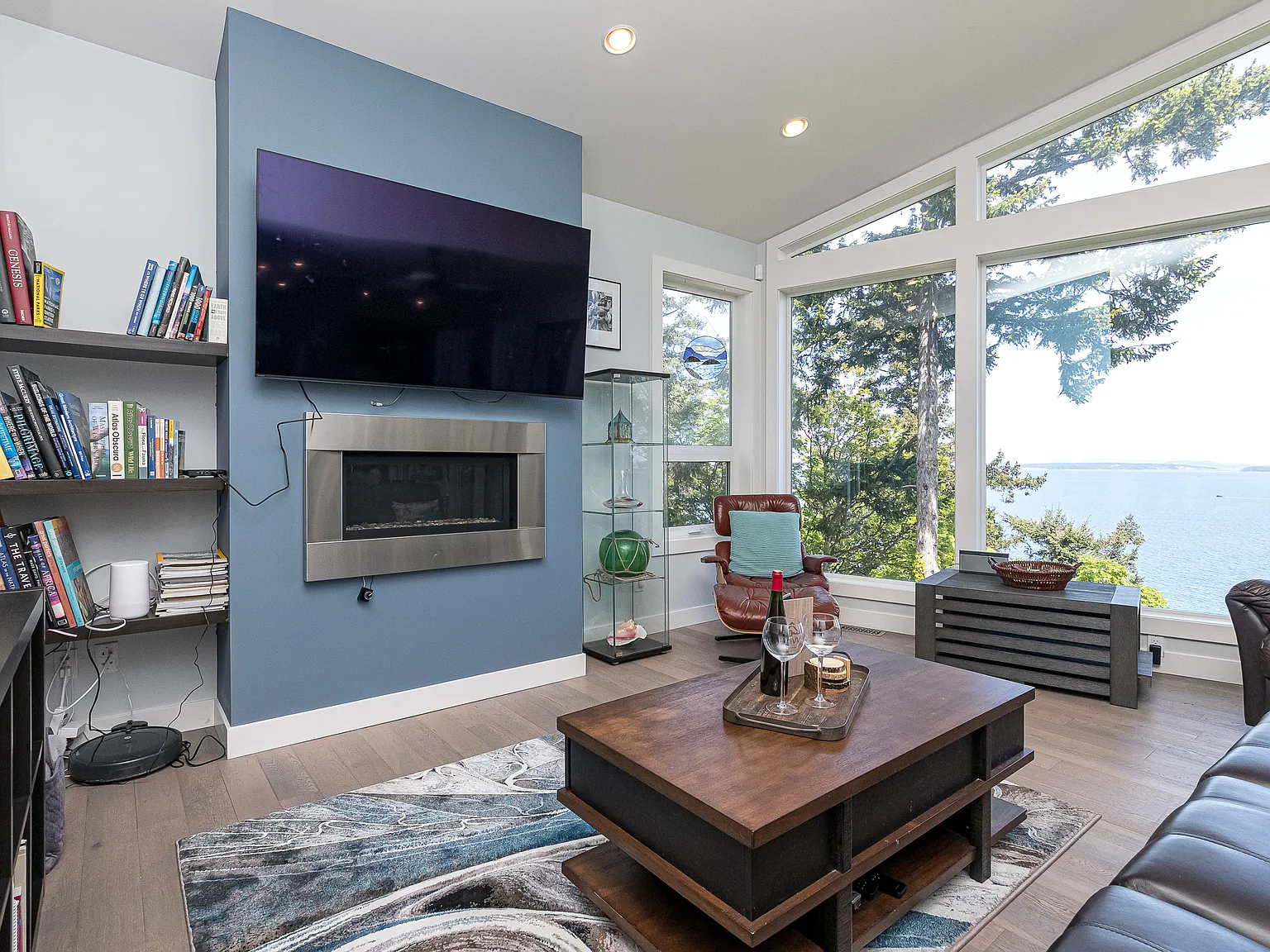 Cordova Bay Rd, Saanich — Photo 4