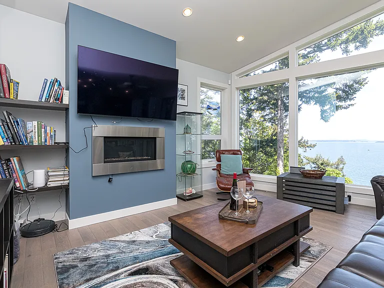 Cordova Bay Rd — Photo 4