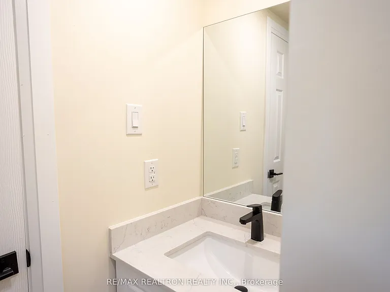 322 Shanty Bay Rd #BASEMENT — Photo 8