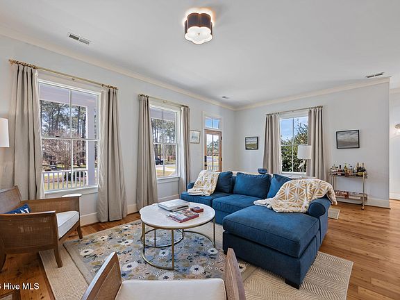 3rd image of 101 Oyster Point Road