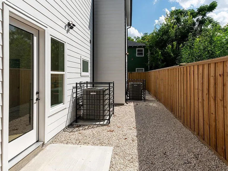 3344 Sauer St — Photo 19
