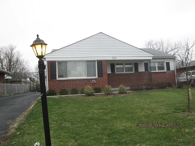 721 S Sylvan Ave photo 1