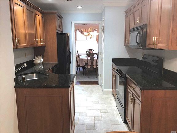 3rd image of 99 S Park Ave Unit 21