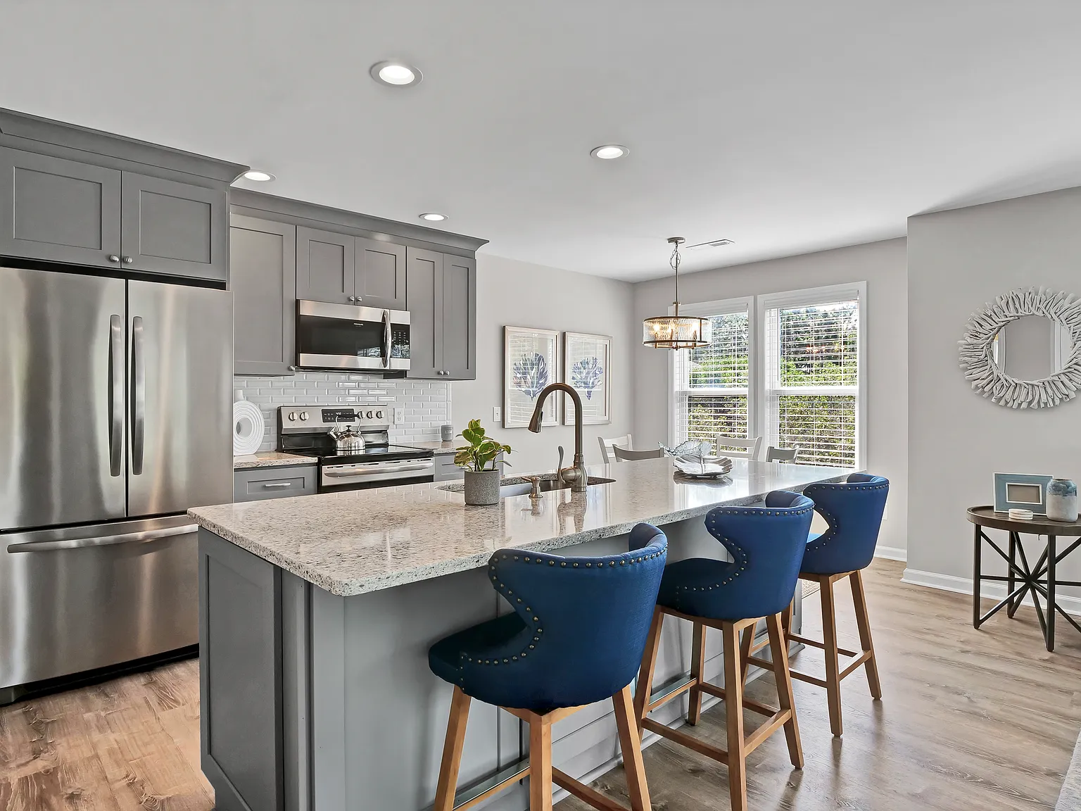 1 bed, 895 sqft, $1,750 — Photo 2