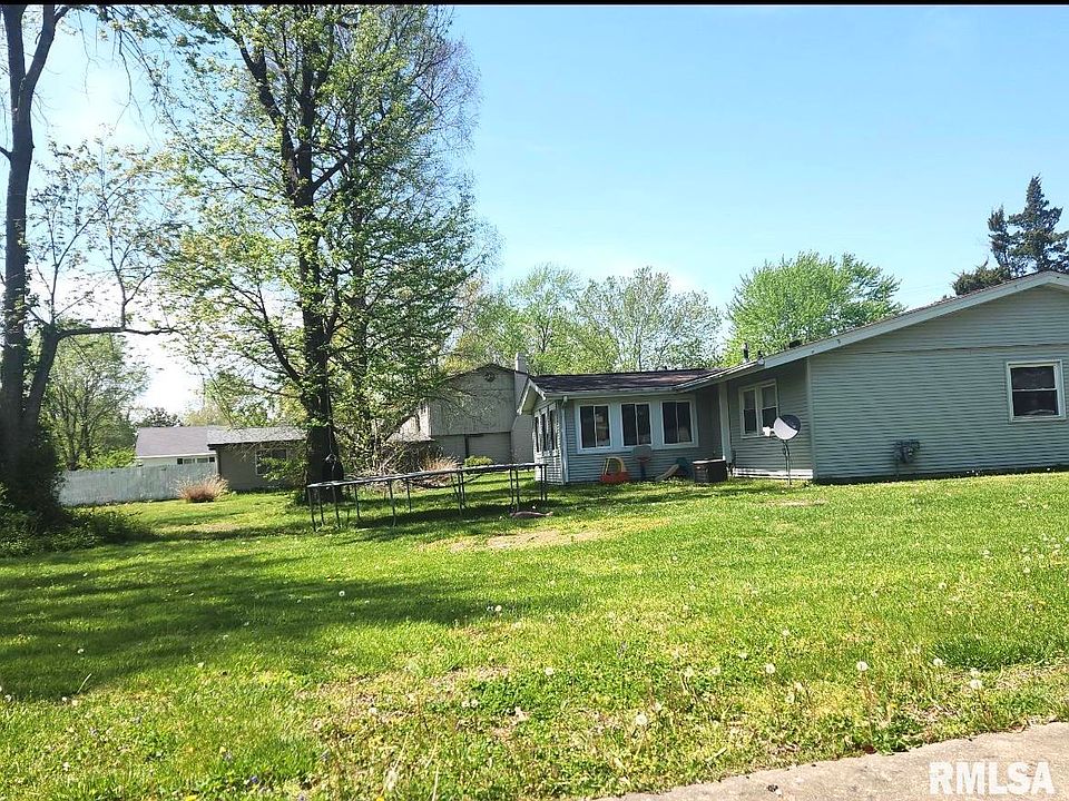 2nd image of 3301 W Hawthorne Ct