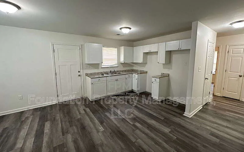 3 bed, 2.0 bath, 1301 sqft, $1,550 — Photo 4
