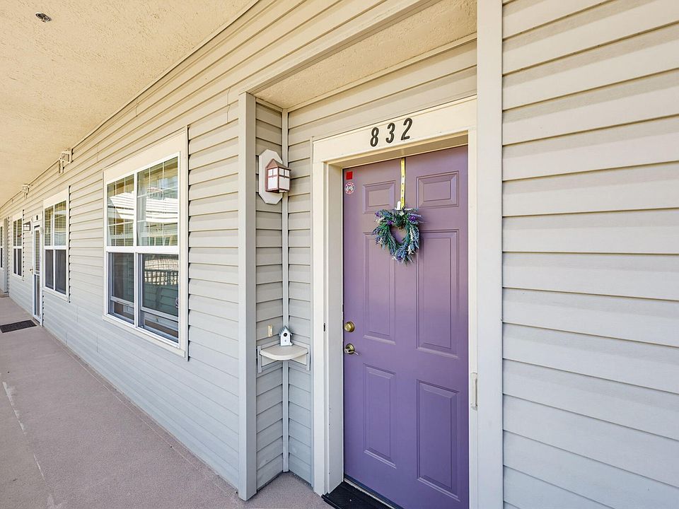 1st image of 832 Pavilion Pl