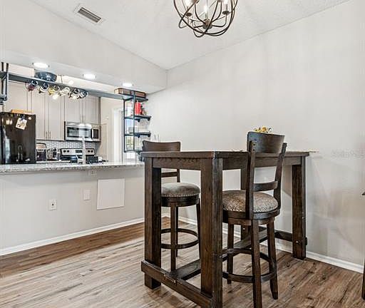 4th image of 2101 W Cherry St