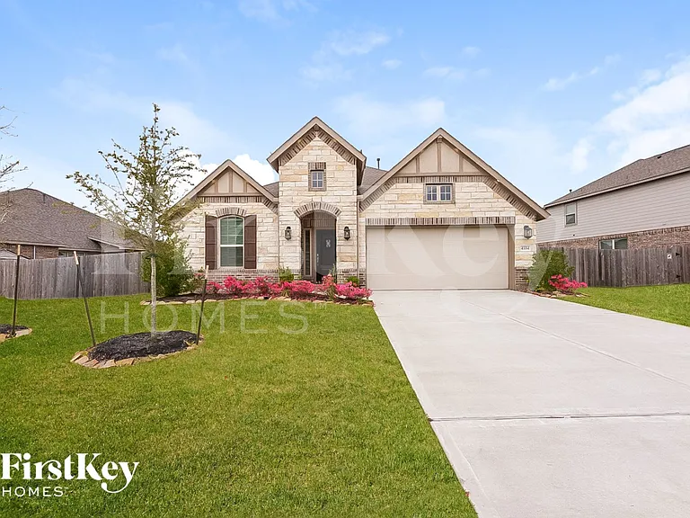 4334 Parkview Terrace Ln — Photo 1