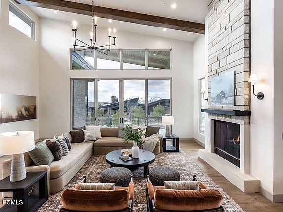 2nd image of 2065 E Chimney Rock Cir