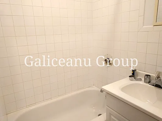 Rented by Lexington Real Estate Group | media 32